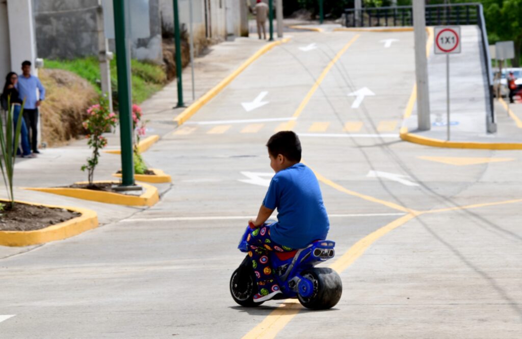 pavimentación-niño-infancia