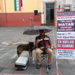 Maestro veracruzano inicia huelga de hambre para exigir pago de seguro institucional tras invalidez permanente