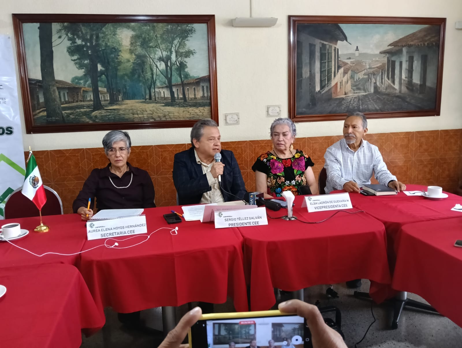 Jubilados de Veracruz denuncian complicidad del Estado en desvío de recursos del IPE WhatsApp Image 2025-09-17 at 9.42.00 AM (1)