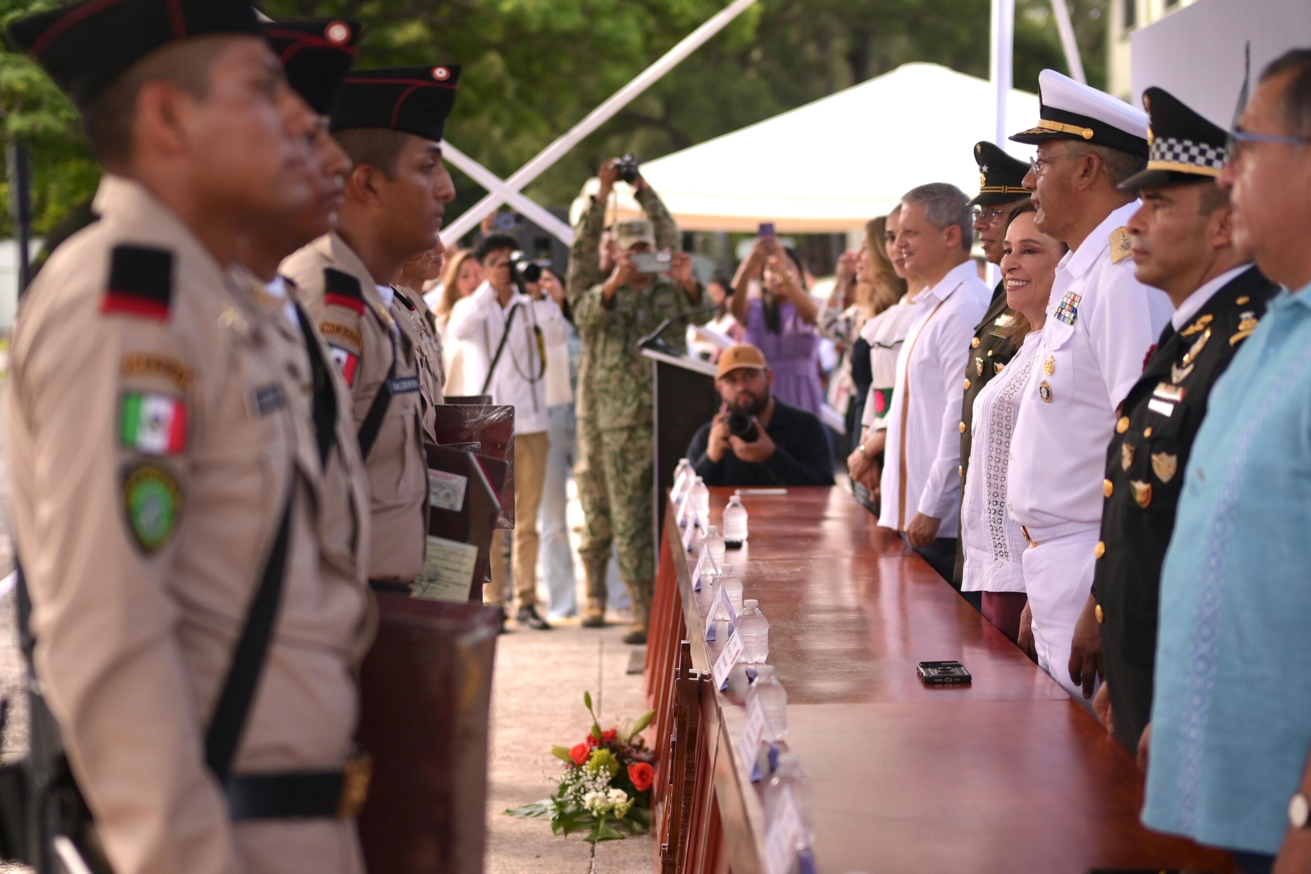 La Cartilla Militar, símbolo de honor y compromiso con México: Rocío Nahle WhatsApp Image 2025-09-19 at 12.23.06