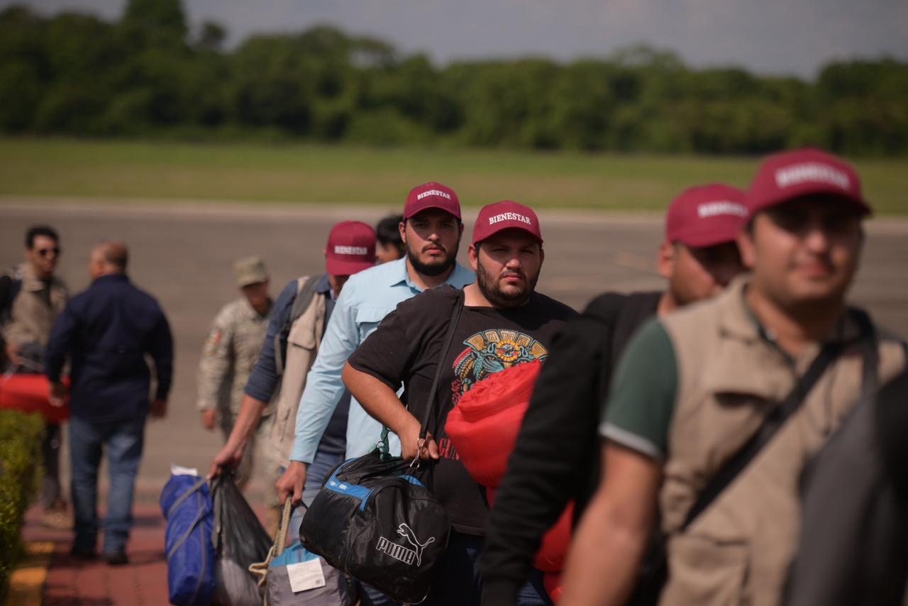 Veracruz respalda con transporte aéreo a brigadas de Bienestar en tareas de censo 21f8dd54-8eb9-431e-b606-f13333088a02