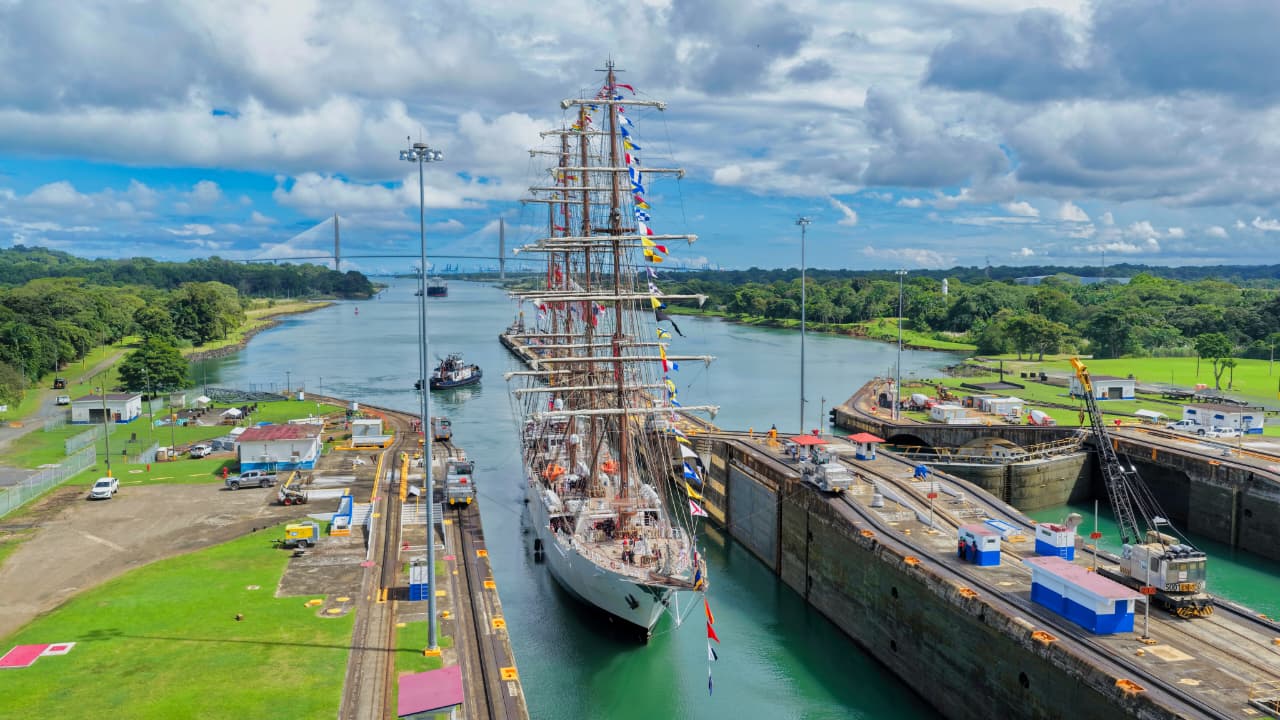 La Embajada de Perú recibió al velero B.A.P. Unión en el Puerto de Cruceros de Amador Velero BAP