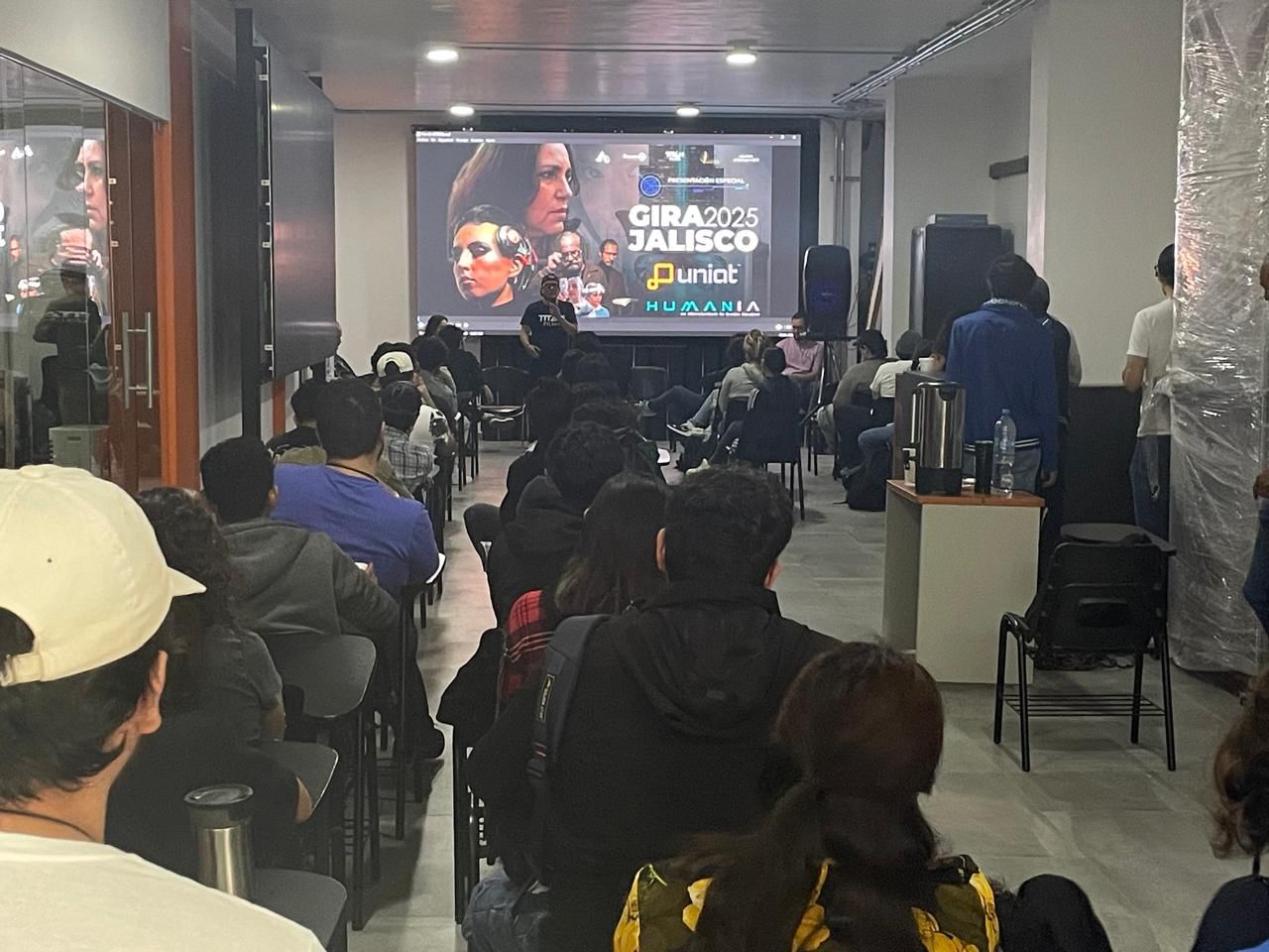 Concluye exitosa gira de proyecciones del cortometraje veracruzano Humania por Jalisco IMG-20251002-WA0060