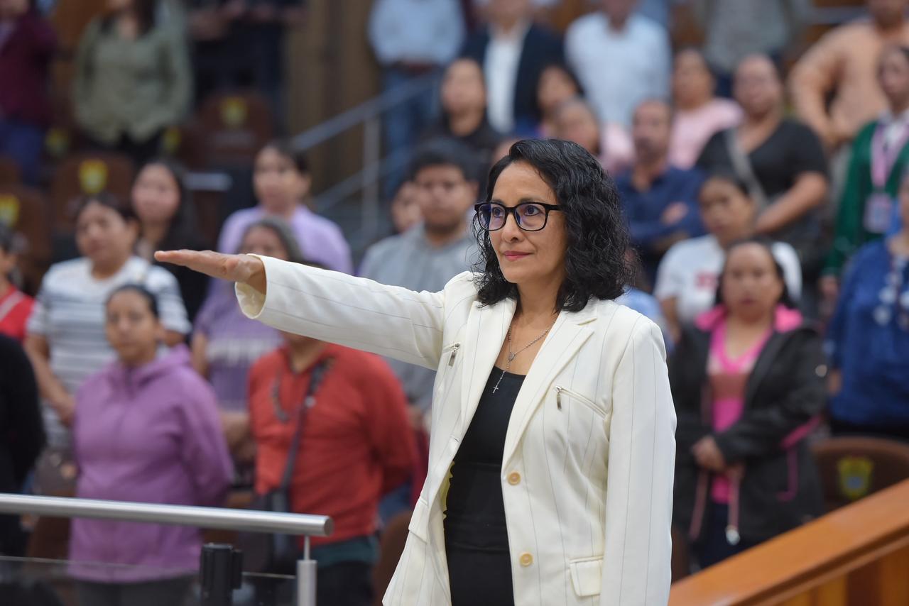 Designan a Tomasa Alemán titular de la Contraloría Interna del Poder Legislativo WhatsApp Image 2025-10-06 at 8.19.05 PM