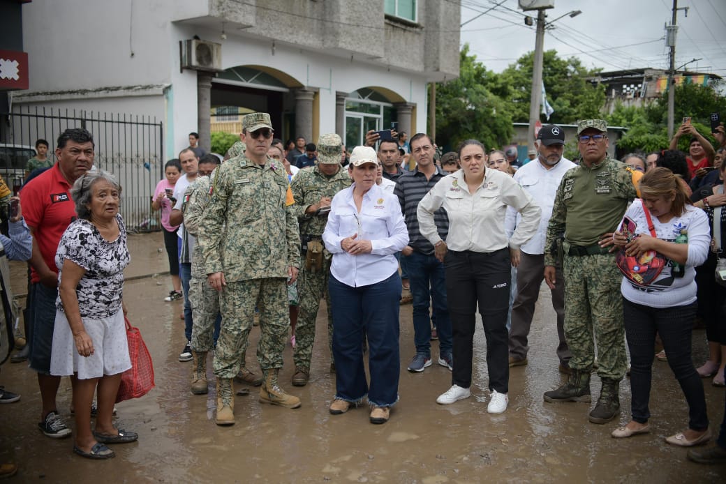 Supervisa Rocío Nahle respuesta interinstitucional ante emergencias por lluvias en Veracruz WhatsApp Image 2025-10-10 at 3.30.23 PM