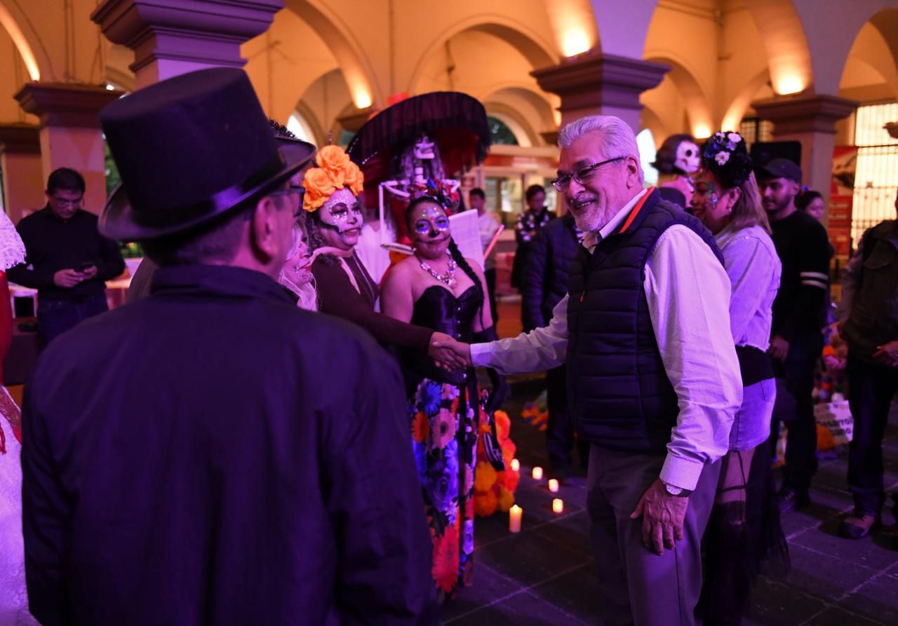 Celebra Ayuntamiento de Xalapa la vida y las tradiciones con Concurso de Catrinas WhatsApp Image 2025-10-22 at 20.03.56(1)