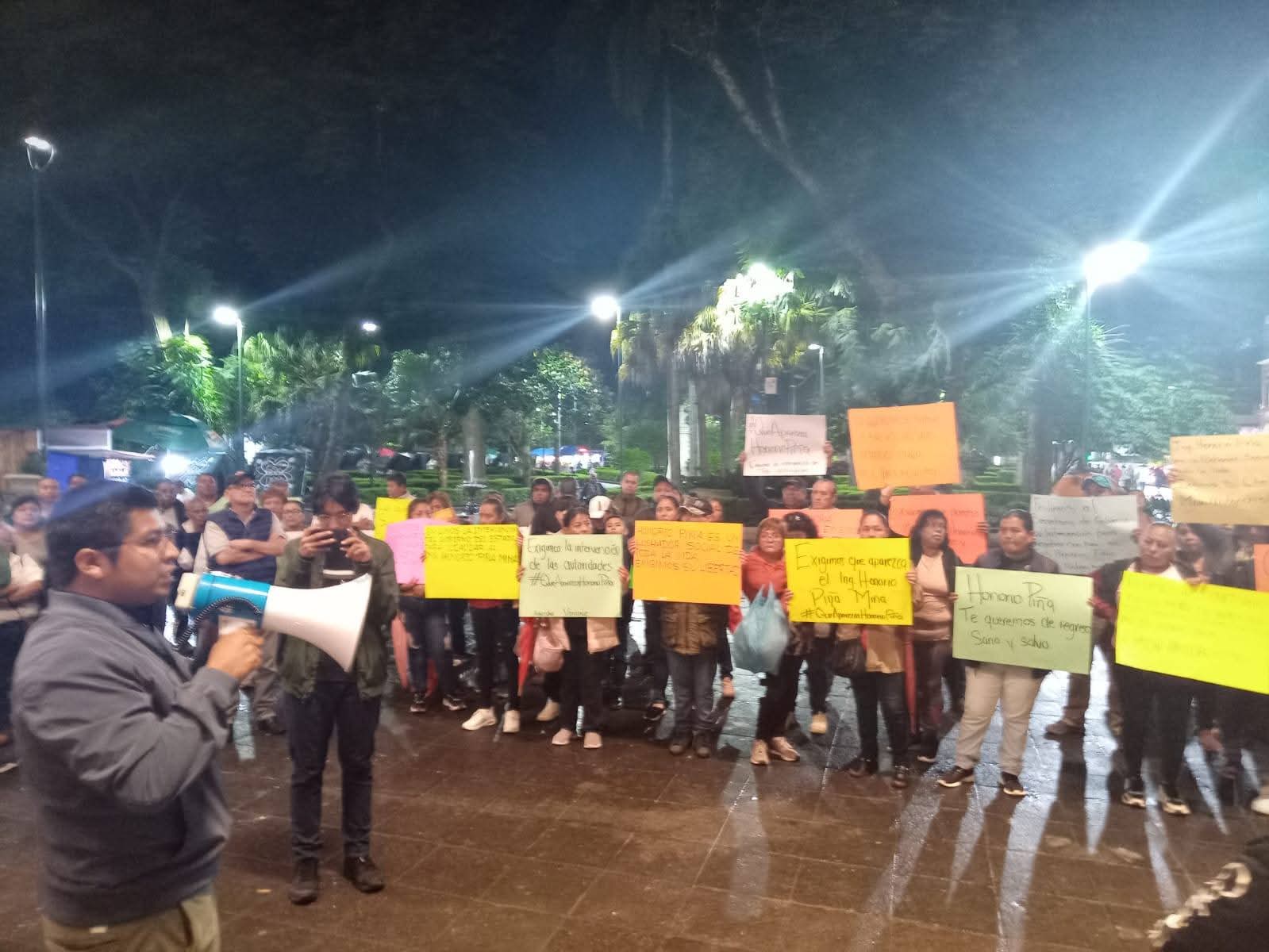 Antorchistas protestan en el Parque Juárez y exigen búsqueda inmediata del ingeniero Honorio Piña Mina WhatsApp Image 2025-10-22 at 7.33.45 PM