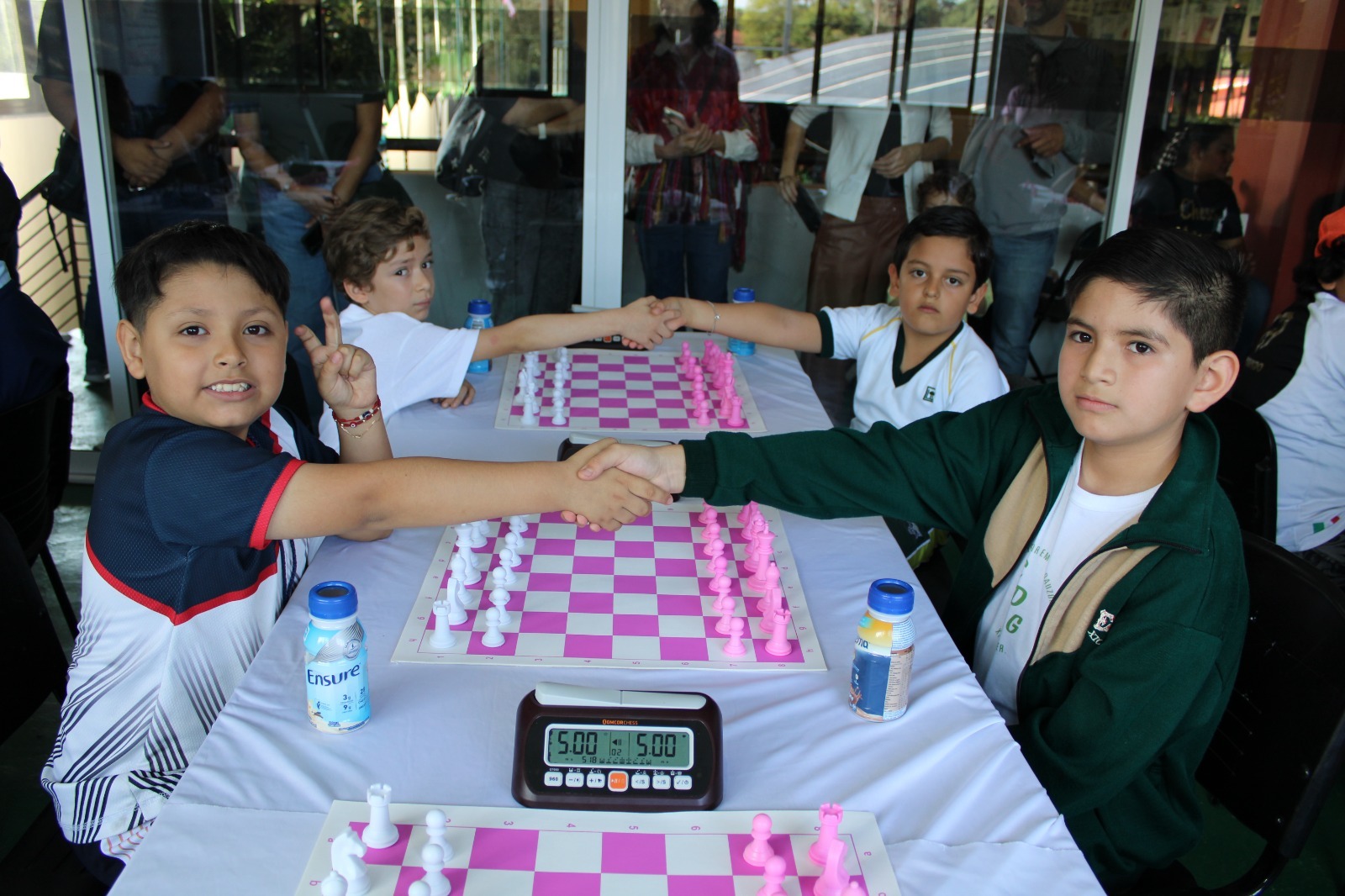 “Torneo Rosa, con causa”, un éxito rotundo en el Colegio Las Hayas WhatsApp Image 2025-10-22 at 9.20.41 AM