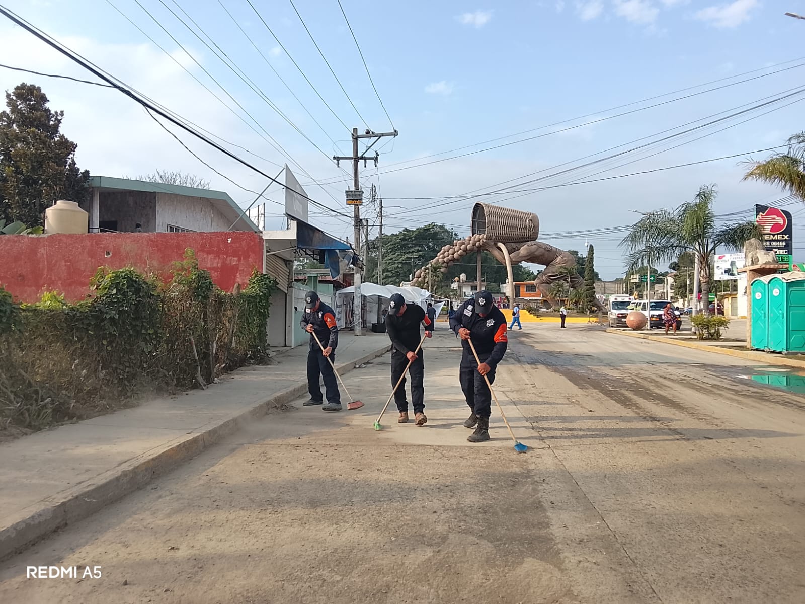 Plan Tajín: 44 mil comidas calientes y más de 12 mil 500 paquetes alimentarios entregados a población afectada en el norte WhatsApp Image 2025-10-29 at 10.48.48 AM