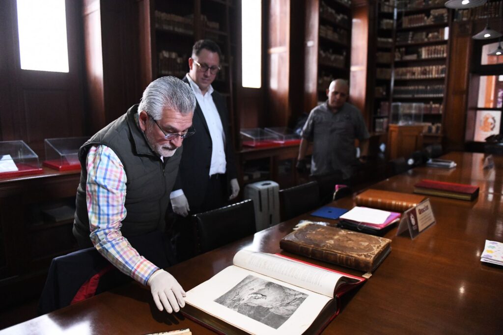 Alberto Islas-prepa Juárez