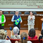 Recibe Alberto Islas a turistas brasileños