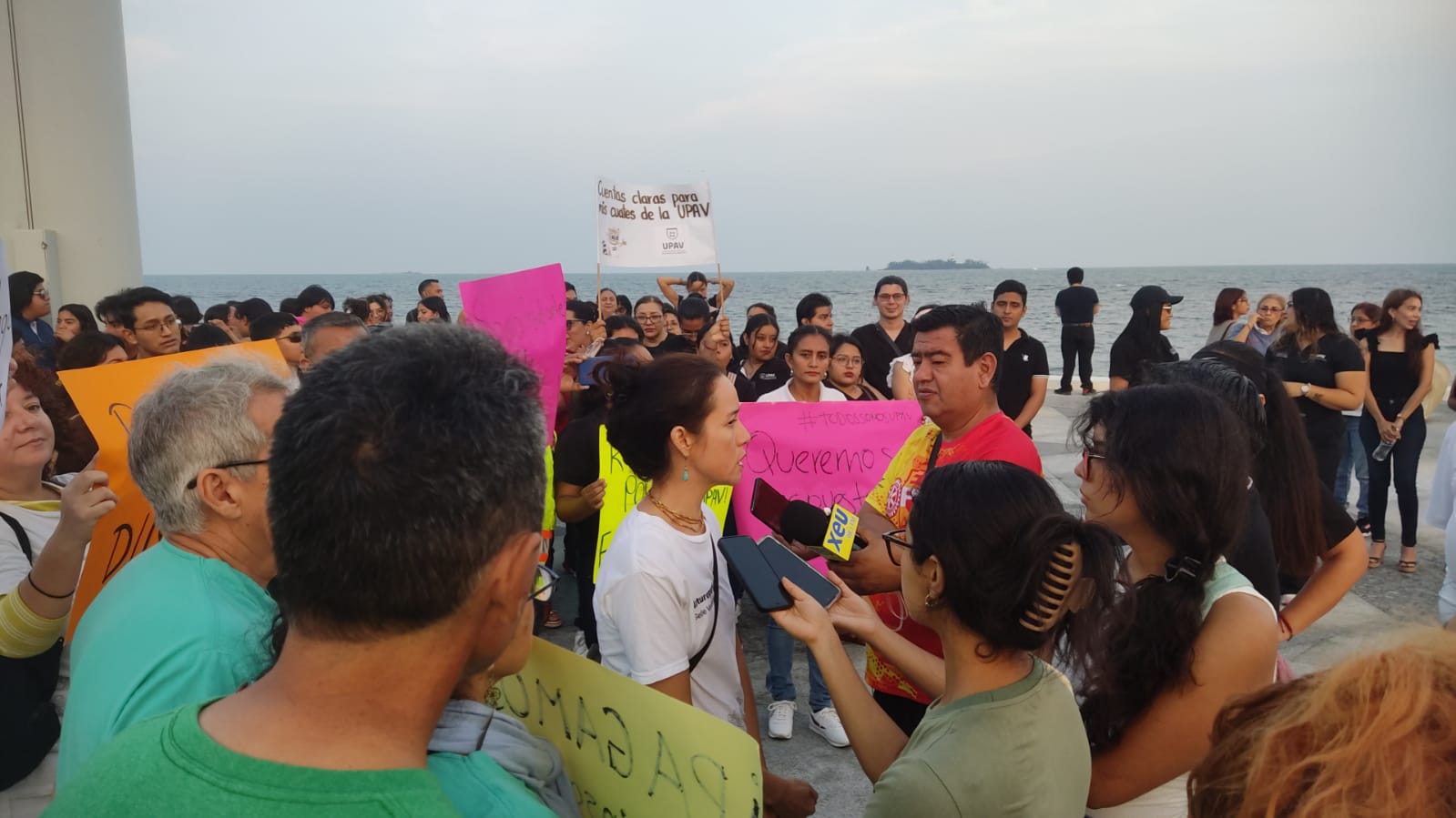 UPAV Veracruz se manifiesta pidiendo la regularización de las actividades académicas y administrativas WhatsApp Image 2025-11-16 at 7.41.10 PM