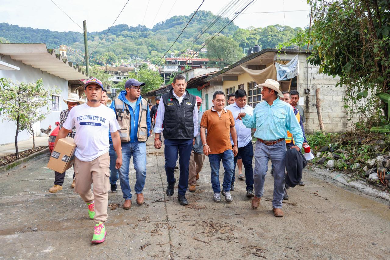 Gobierno del Estado de Puebla brinda atención oportuna a afectados por frente frío 16 en sierra norte Armenta Mier