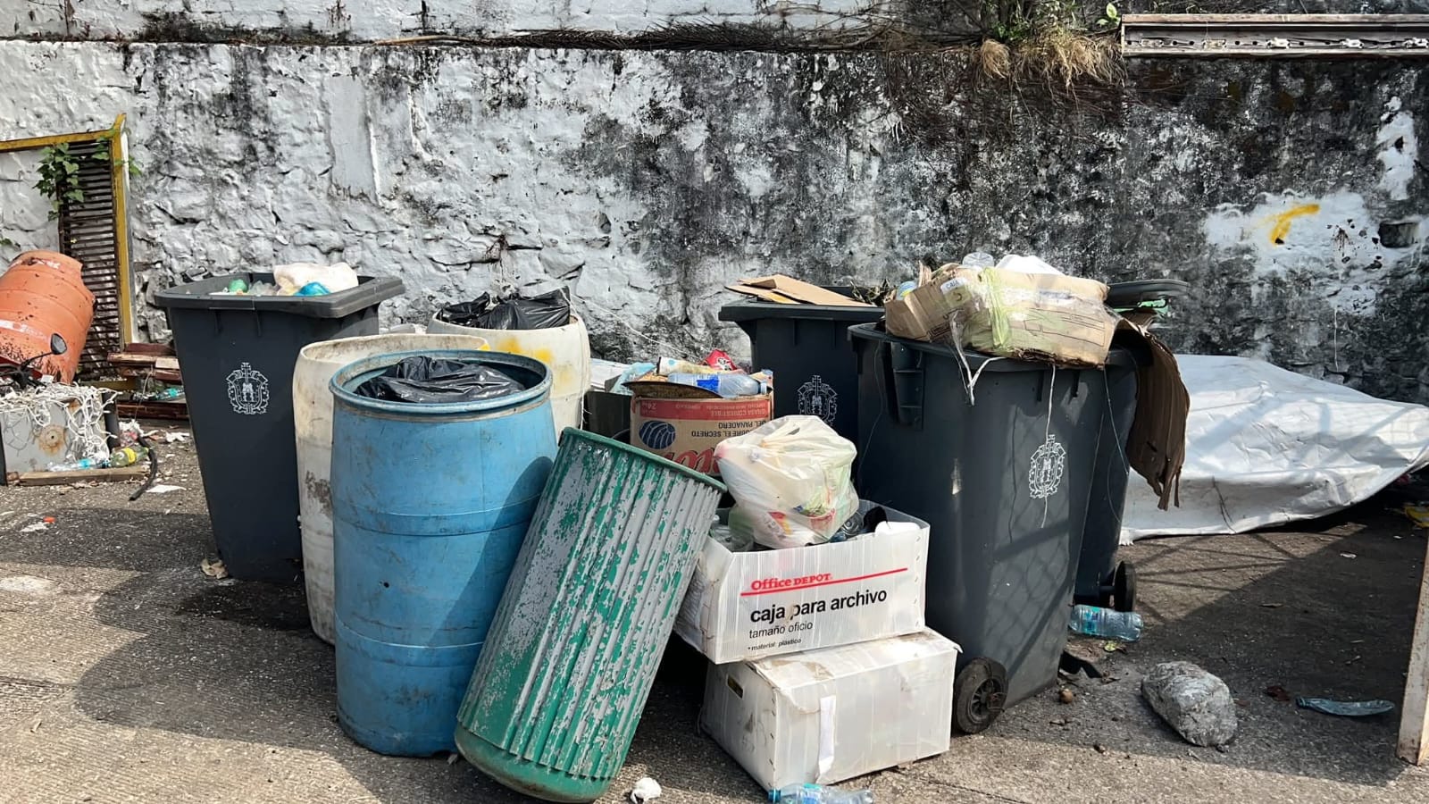 Gerardo Rosales Victoria entrega la Unidad Deportiva Eliezer Morales en pésimas condiciones WhatsApp Image 2025-12-30 at 7.21.35 PM