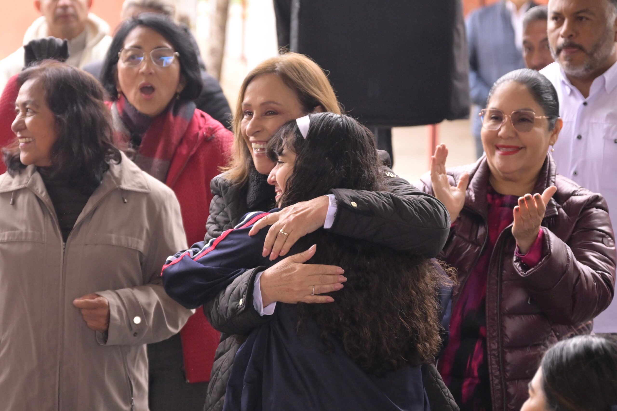 Con enfoque humanista, Rocío Nahle inicia entrega de útiles escolares a municipios afectados de la zona norte Rocío Nahle