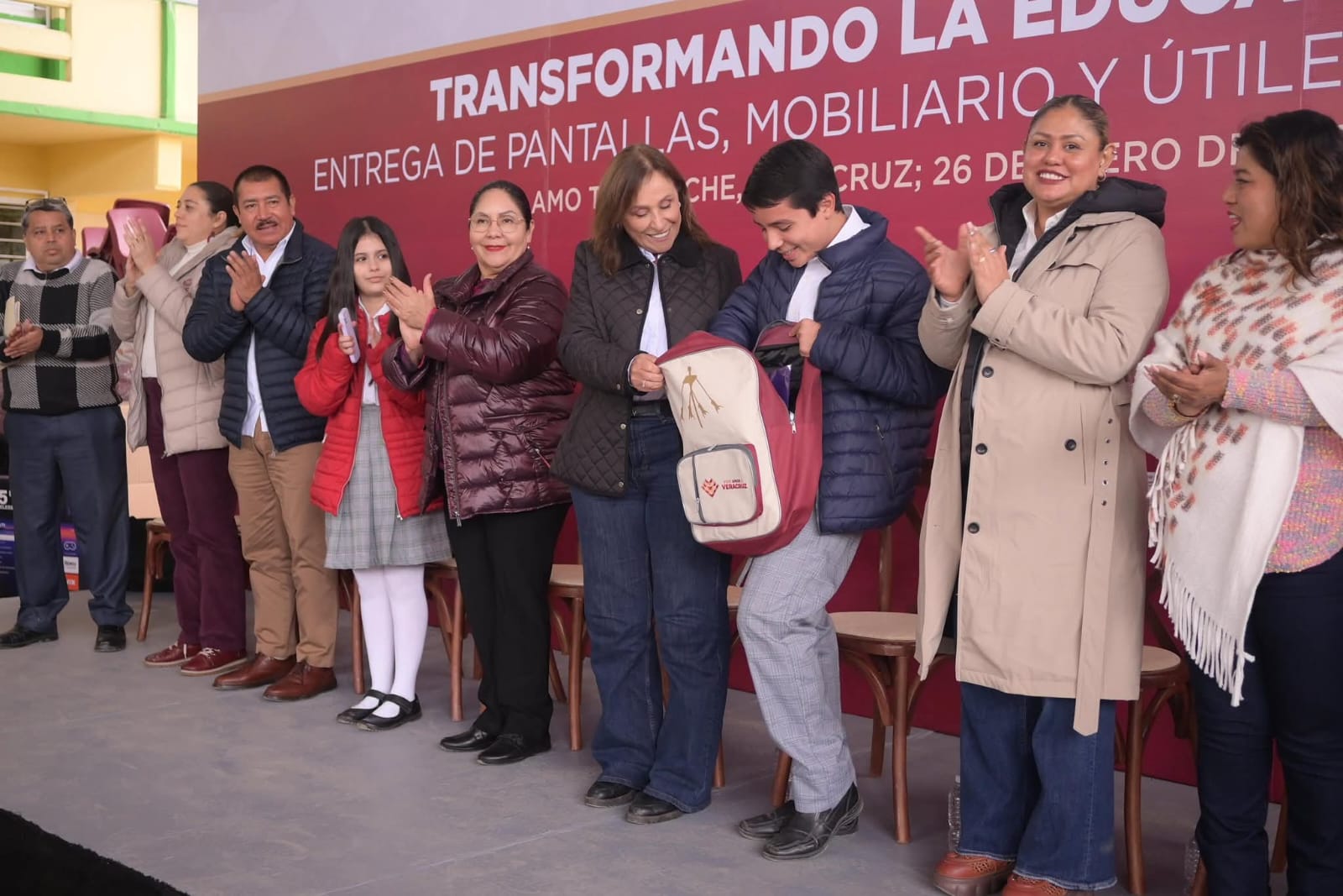 El renacer de Álamo se construye con un gobierno presente: Rocío Nahle WhatsApp Image 2026-01-26 at 16.58.16(1)