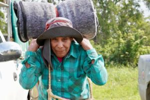 frío-abrigando corazones