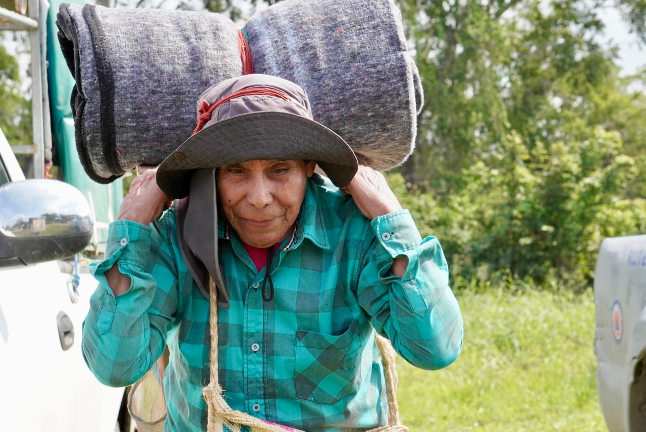 frío-abrigando corazones