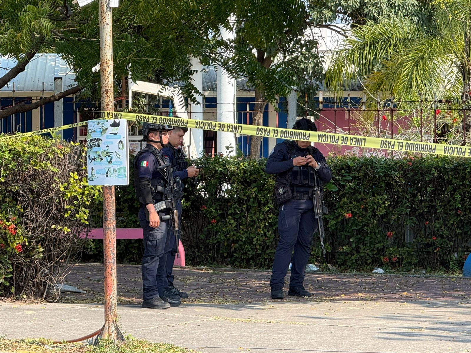 Evacúan y suspenden clases por amenaza de bomba en primaria del puerto de Veracruz WhatsApp Image 2026-02-09 at 12.09.19 PM