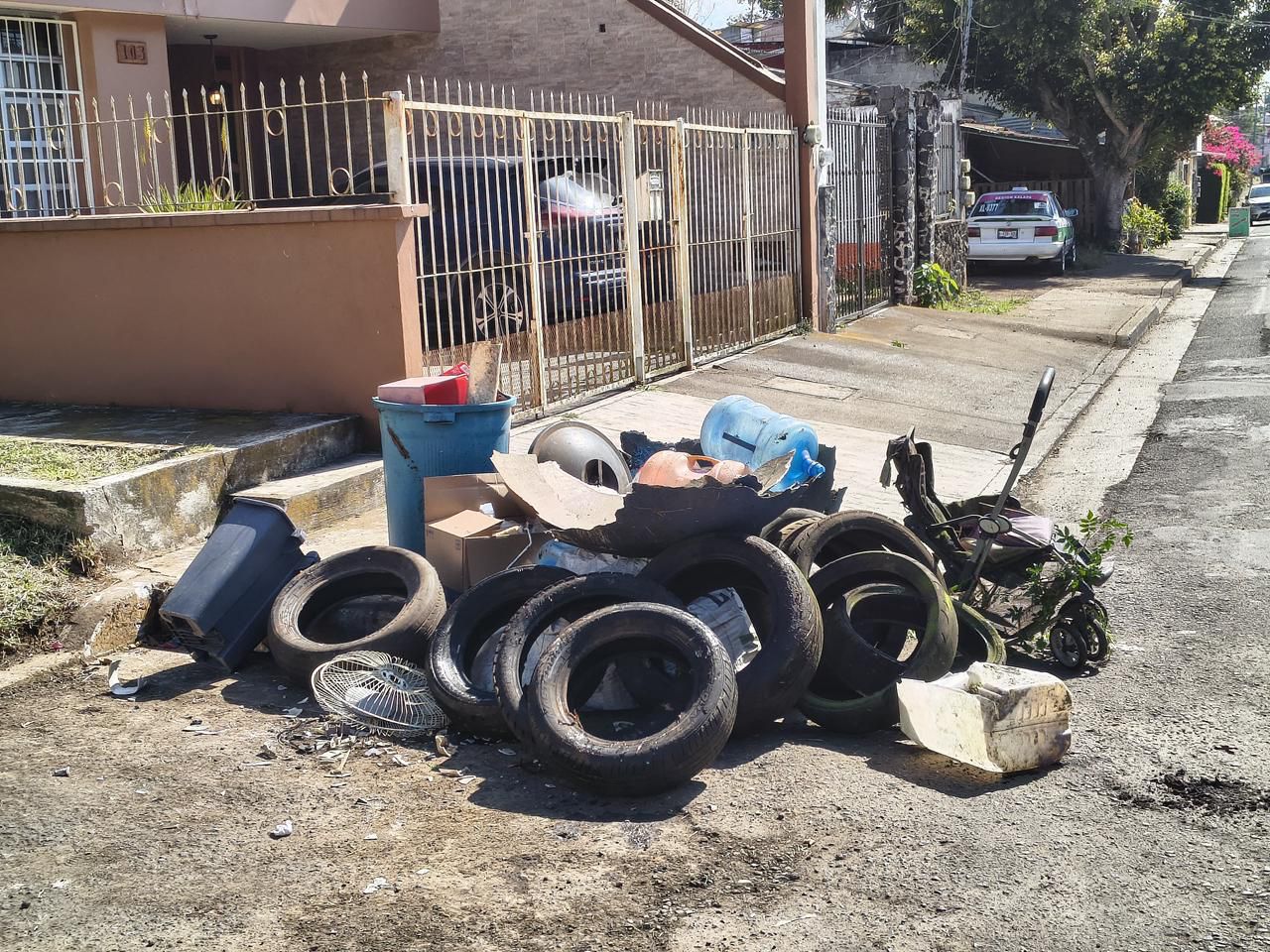 Realiza Ayuntamiento Larvatón en la colonia Mártires de Chicago; la prevención comienza en casa llantas