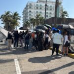 Fans de Mon Laferte durmieron en malecón de Veracruz