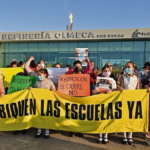 Vecinos de Dos Bocas piden reubicar escuelas y plan de evacuación tras incendio en refinería