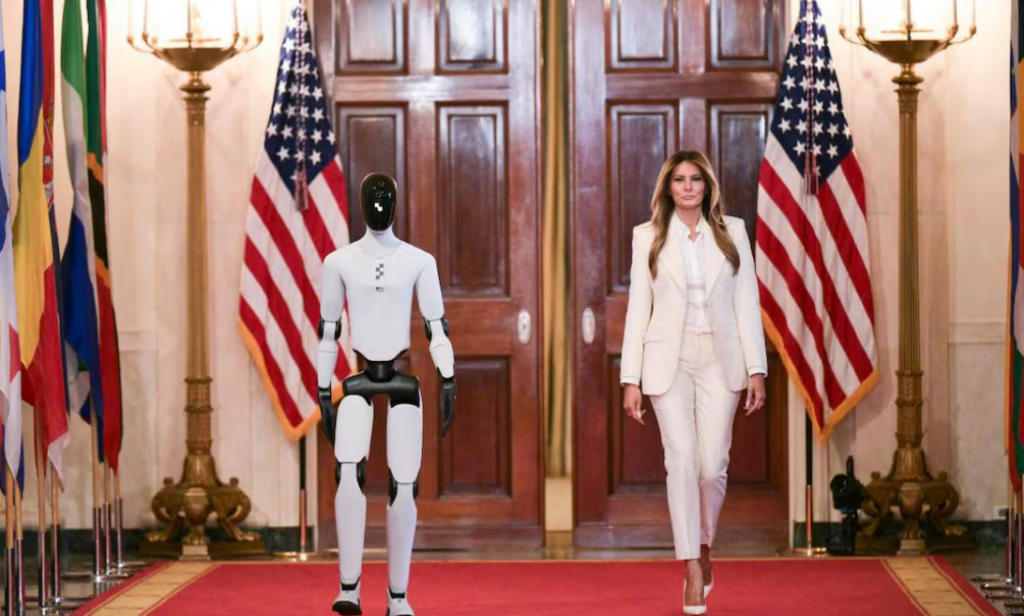 Melania Trump y robot