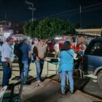 Empleados municipales de Tatahuicapan atienden a ciudadanos en el parque tras toma de Palacio WhatsApp Image 2026-03-04 at 11.23.56 AM