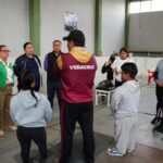 En fomento al deporte, atletas de levantamiento de pesas recibieron materiales de entrenamiento