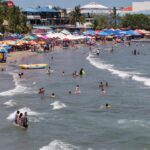 Prestadores de servicios y turistas invitan a disfrutar playas limpias de Veracruz