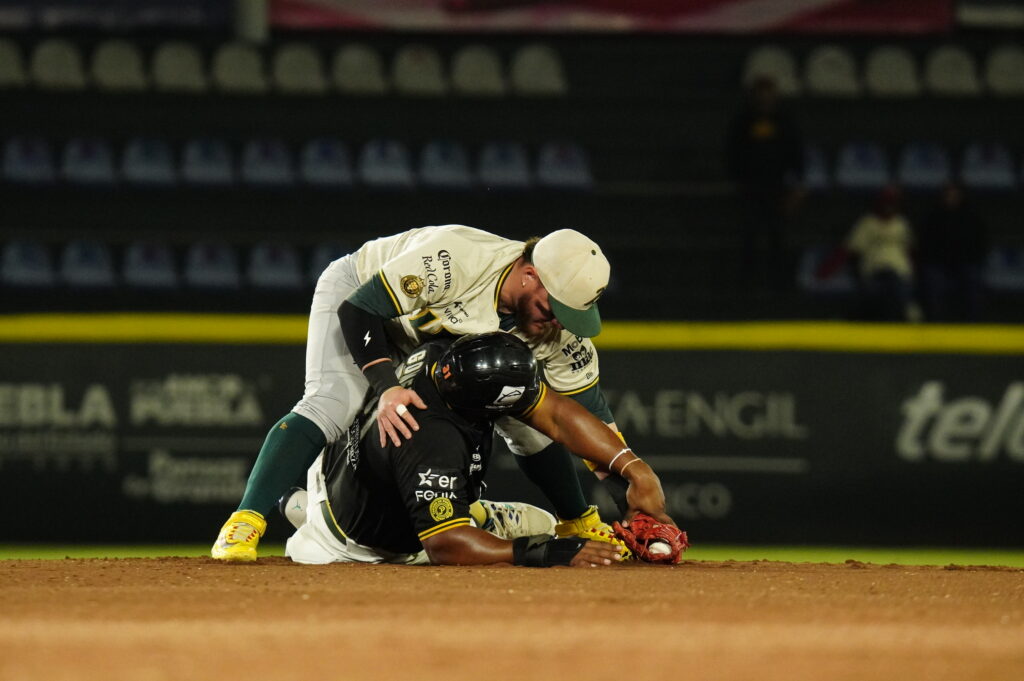 Pericos vs Bravos