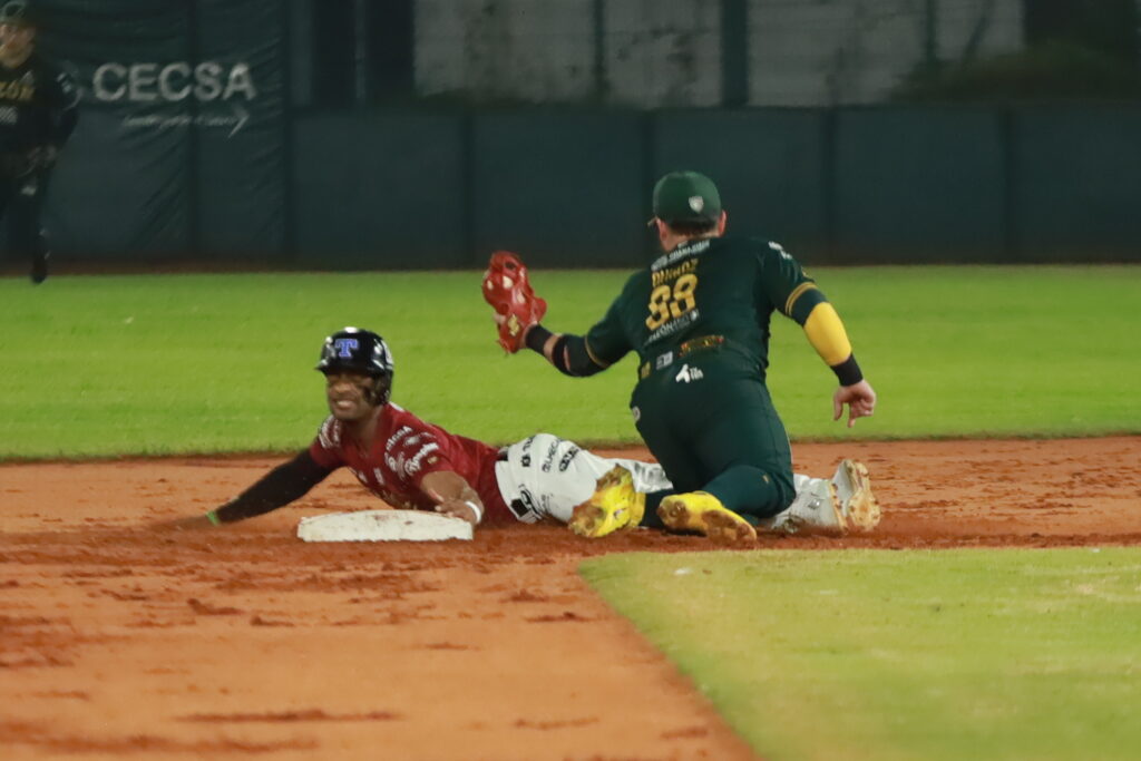Bravos contra Olmecas