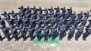 policías