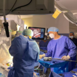 Se realiza en México el primer trasplante de hígado con asistencia robótica a una menor