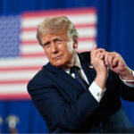 Trump llega a los 80 años con la obsesión de ser alabado; crecen dudas sobre su salud y la Casa Blanco lo descarta Donald Trump