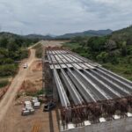Presidenta y Gobernadora supervisan tramo Laguna Verde–La Mancha; registra 35% de avance