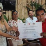 Periodistas de Córdoba reciben Premio Estatal de Periodismo en Alvarado