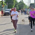 Fomentando un estilo de vida saludable, autoridades municipales participaron en carrera comunitaria