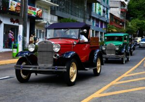 Desfile de Autos Antiguos