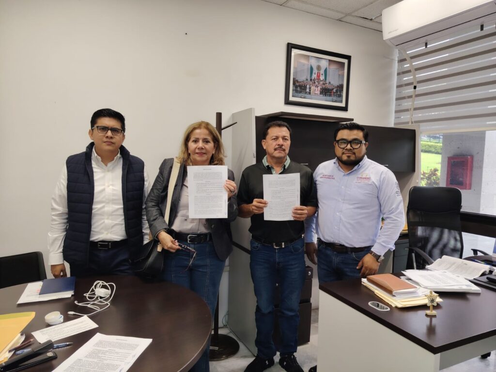 En el Congreso, firman acuerdos ediles de Camarón de Tejeda