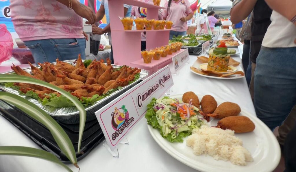 Festival Gastronómico del Pescador-comida-camarones