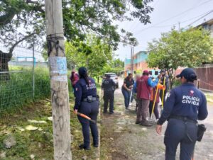 policías