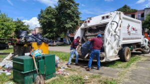 servicio de limpia pública-basura-Coatepec