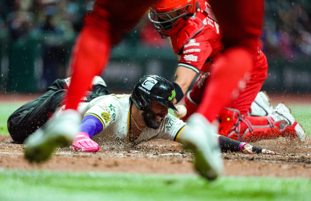 Pericos vs Diablos