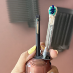 VIDEO | Dyson reinventa el cepillo de dientes eléctrico con cámara e irrigador integrado