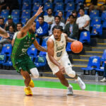 Lobos Puebla barre a Santos y mantiene el paso en la LNBP