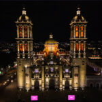 Inauguran Pepe Chedraui y Arquidiócesis de Puebla nueva iluminación de la Catedral