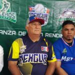 Academia BEX Club firma convenio con Ópticas 10 para impulsar a jóvenes beisbolistas WhatsApp Image 2026-10-08 at 9.51.30 AM